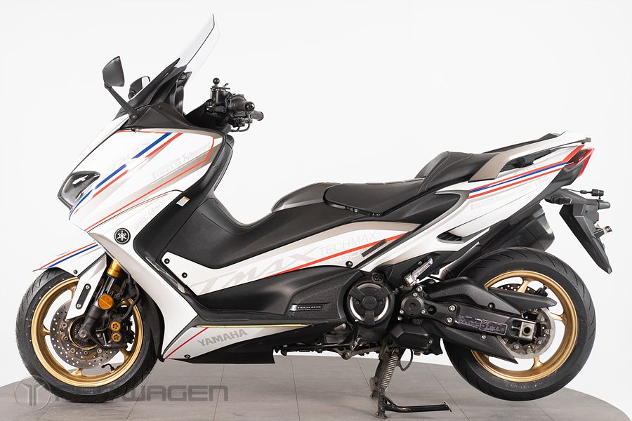 야마하 TMAX 560 thumb 2