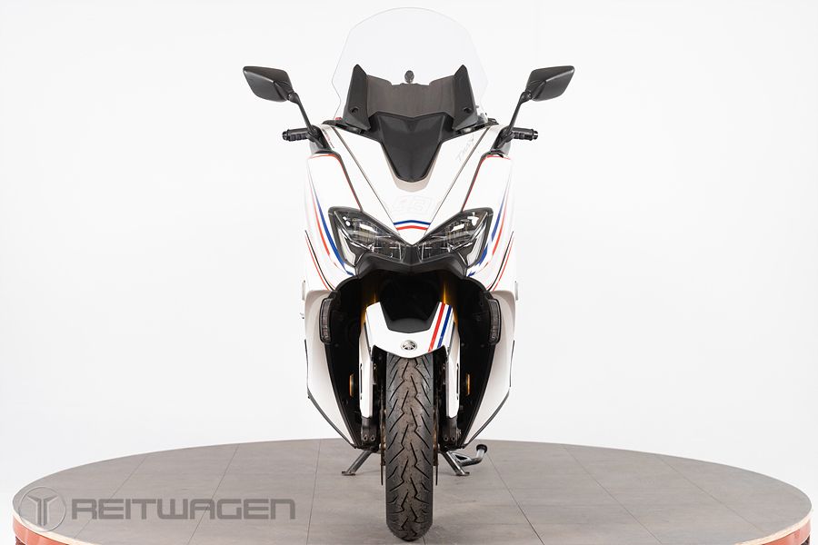 야마하 TMAX 560 more