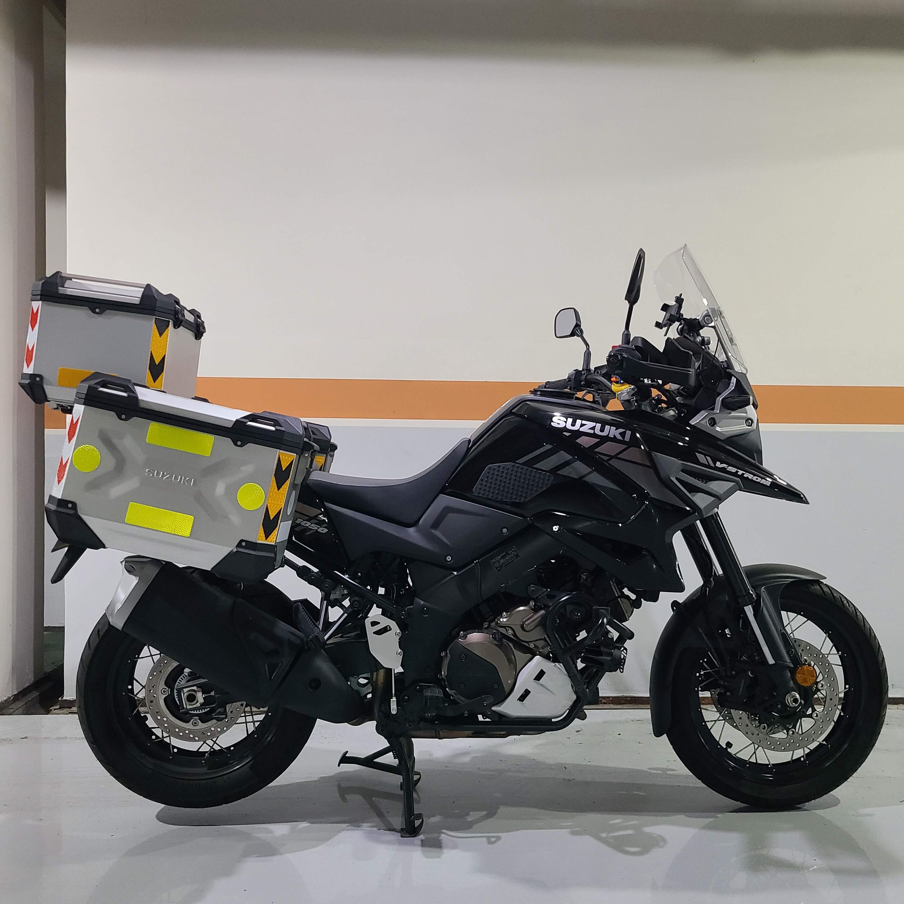 스즈키 브이스트롬 1050 XT main