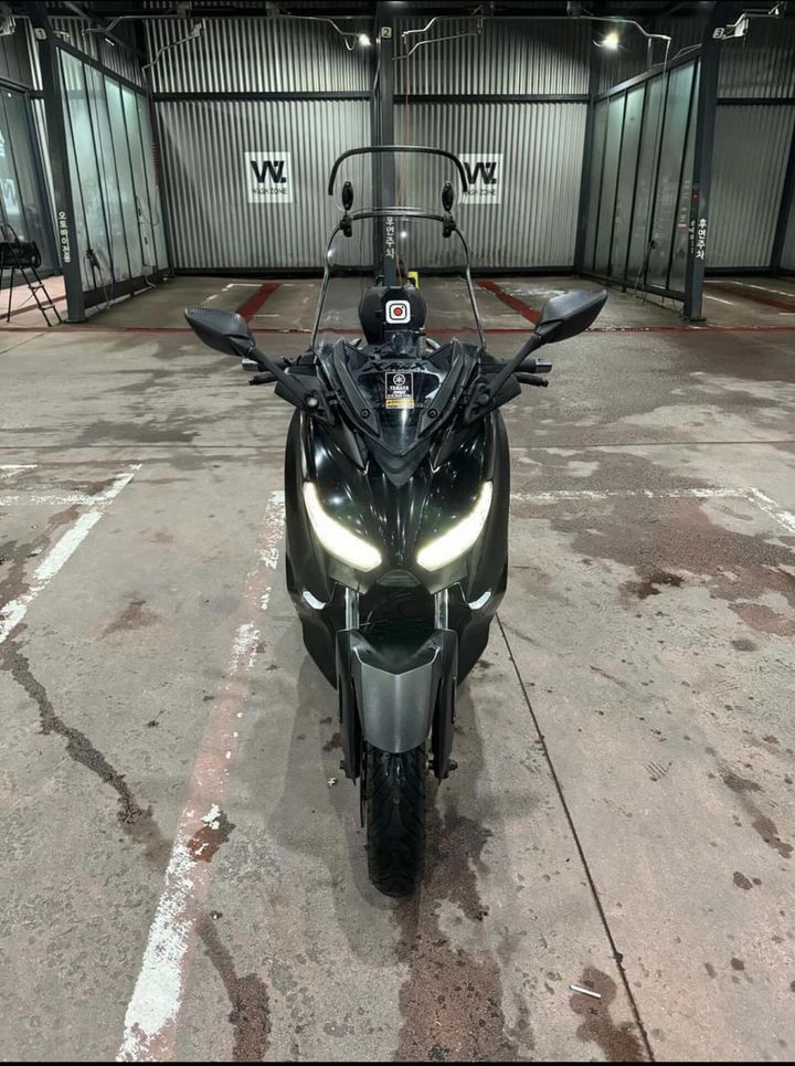 야마하 XMAX 300 ABS more