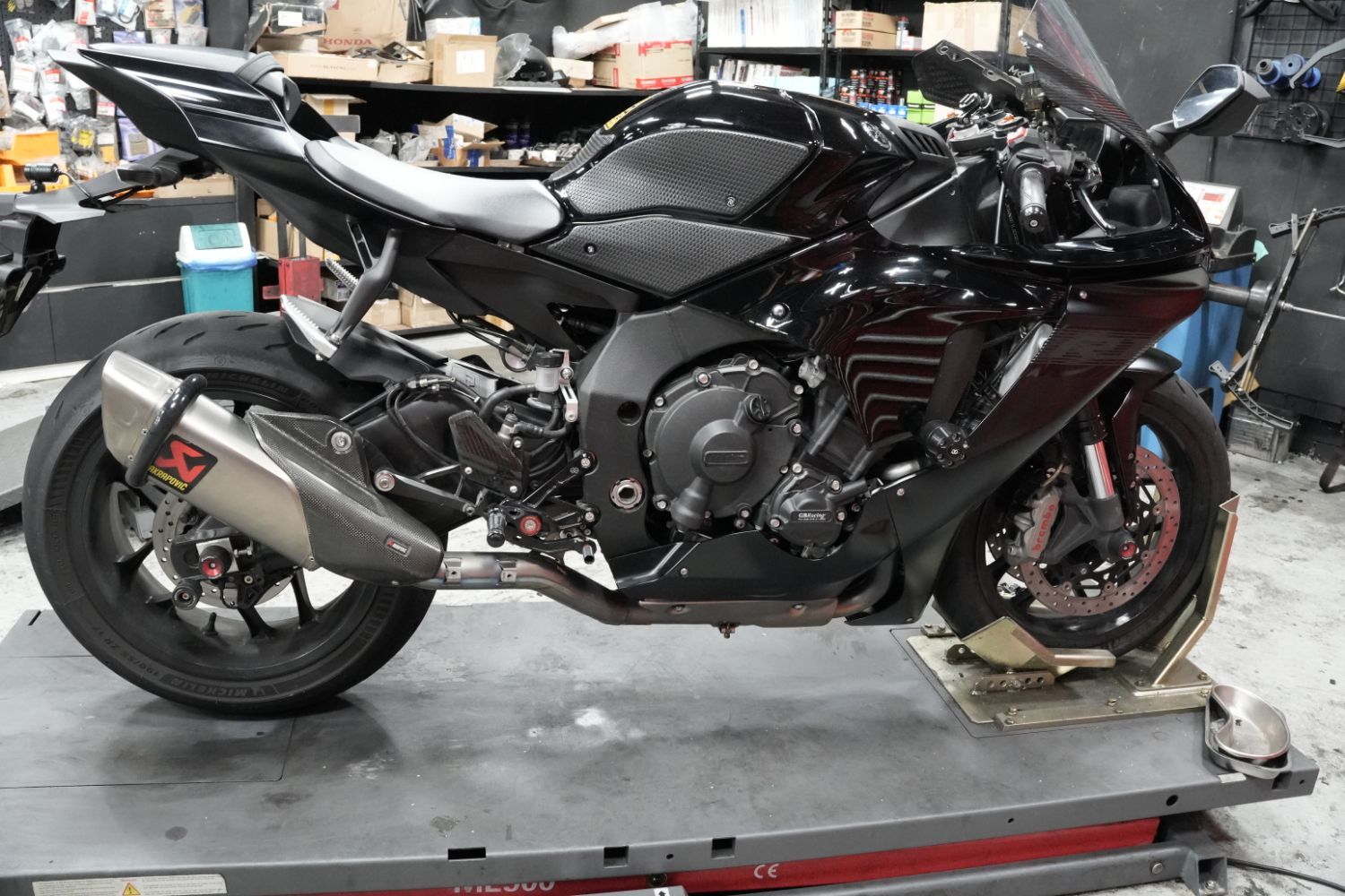 야마하 YZF R1 thumb 2