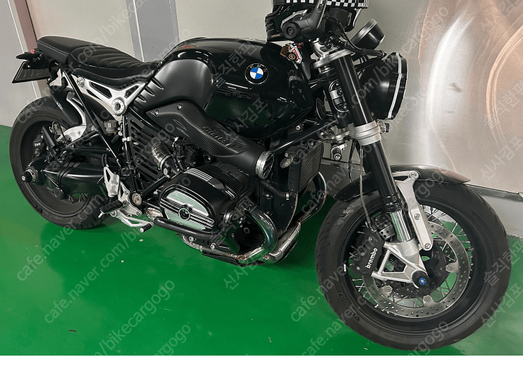BMW R nine T main