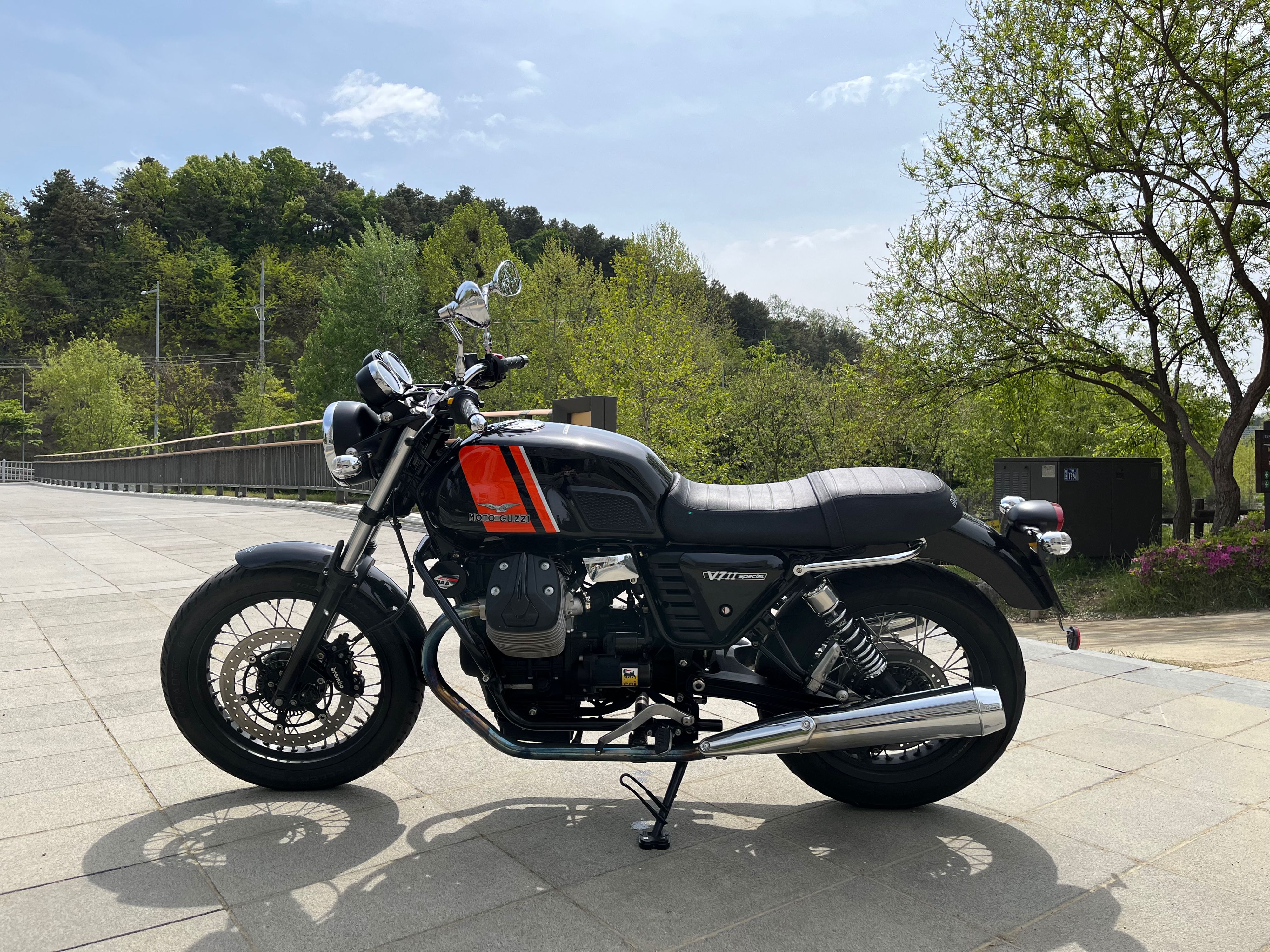 모토구찌 V7 II 스페셜 ABS thumb 2