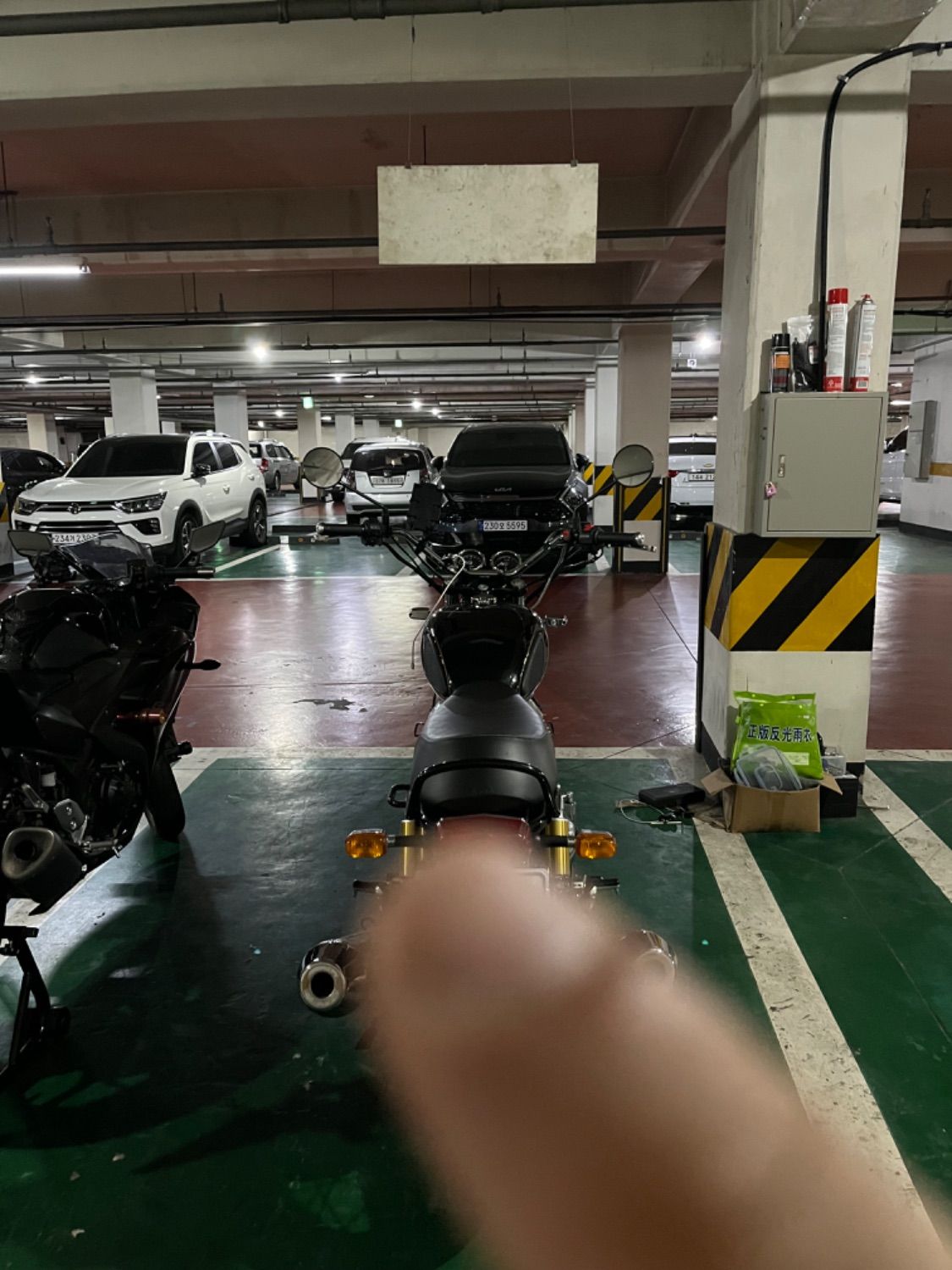 로얄엔필드 인터셉터 650 more