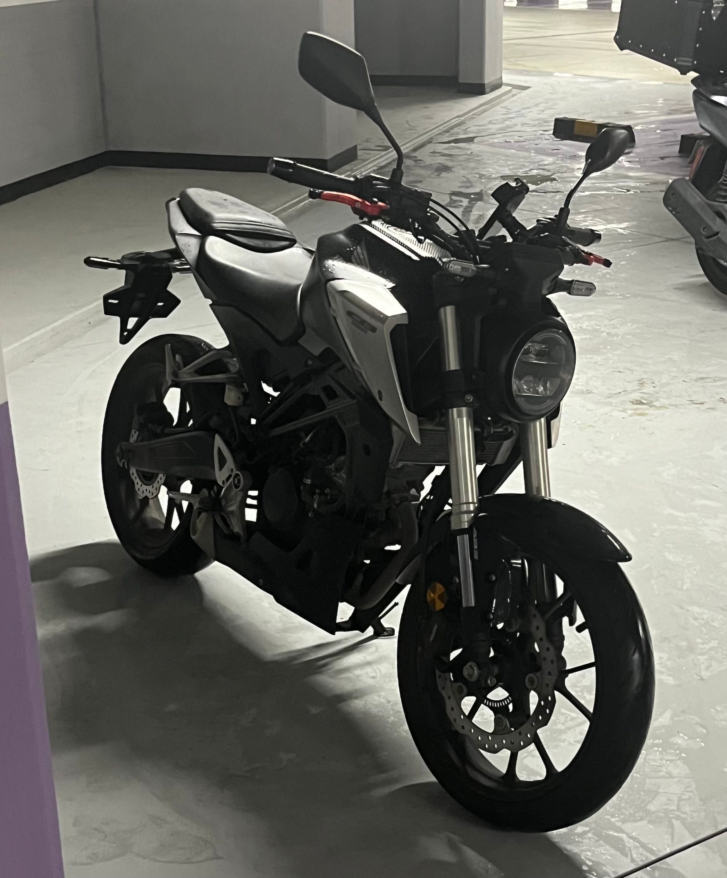 혼다 CB 125 R thumb 2