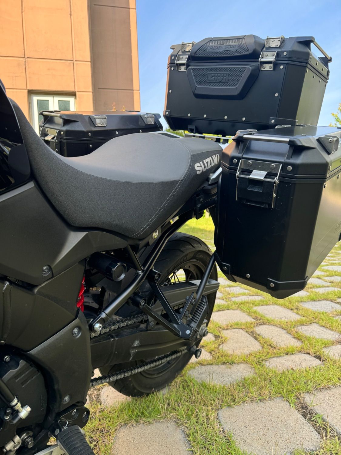 스즈키 브이스트롬 1000 XT more