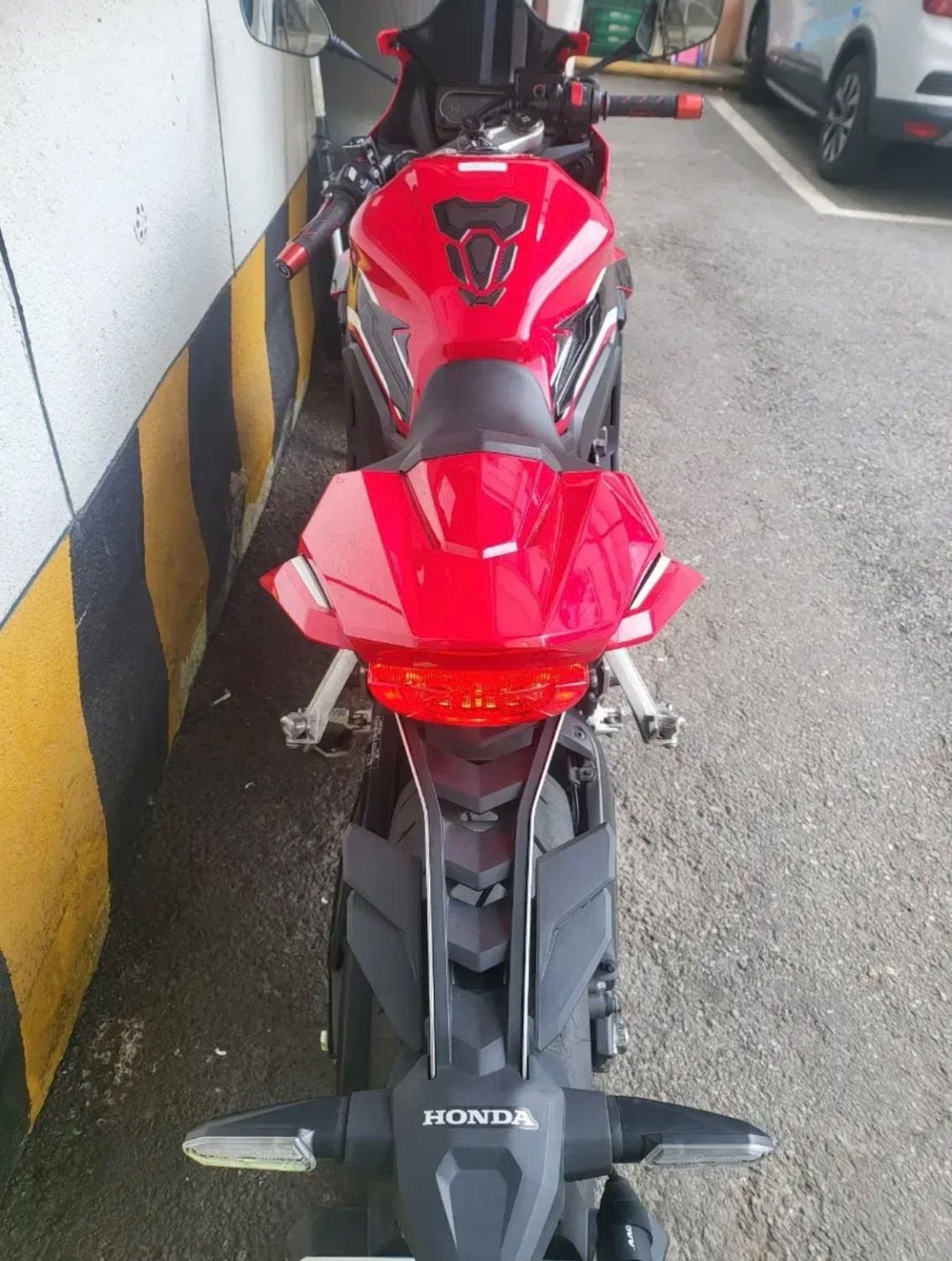혼다 CBR 650 R 2021 레드 사진 4