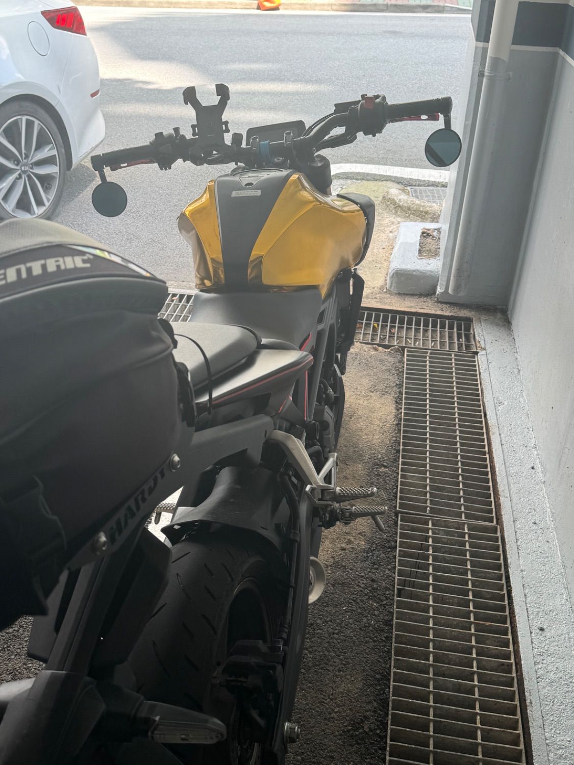 혼다 CB 125 R more
