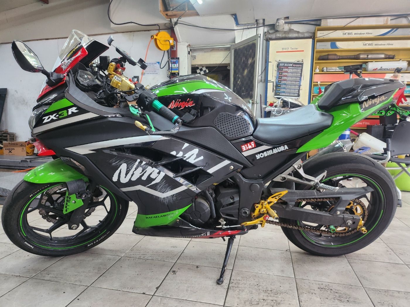 가와사키 닌자 300 more