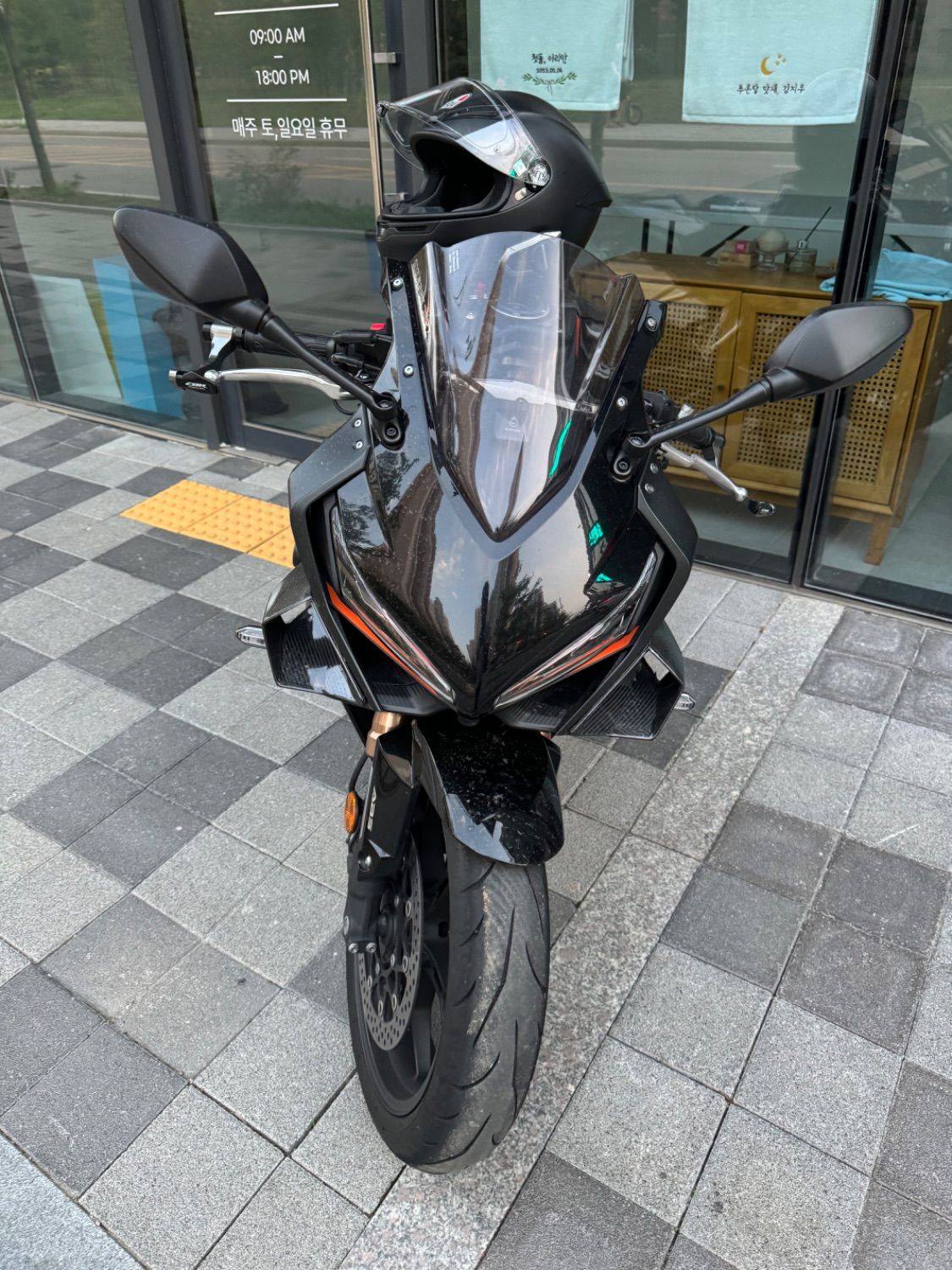 혼다 CBR 650 R MT more
