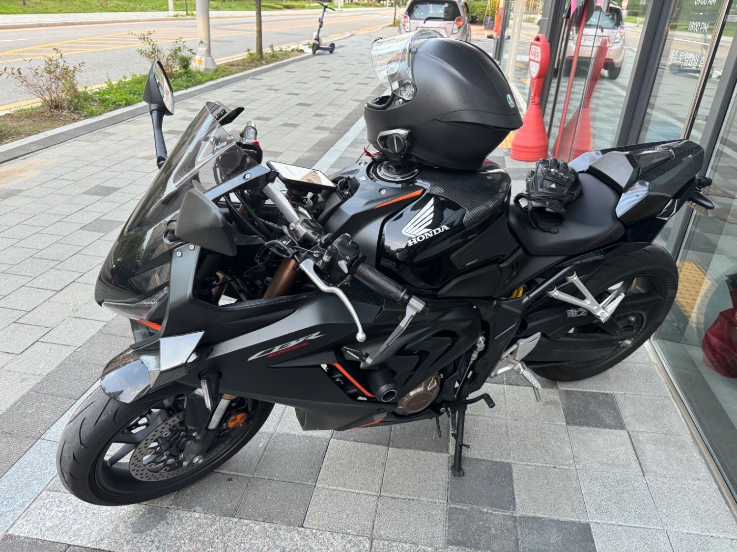 혼다 CBR 650 R MT thumb 2