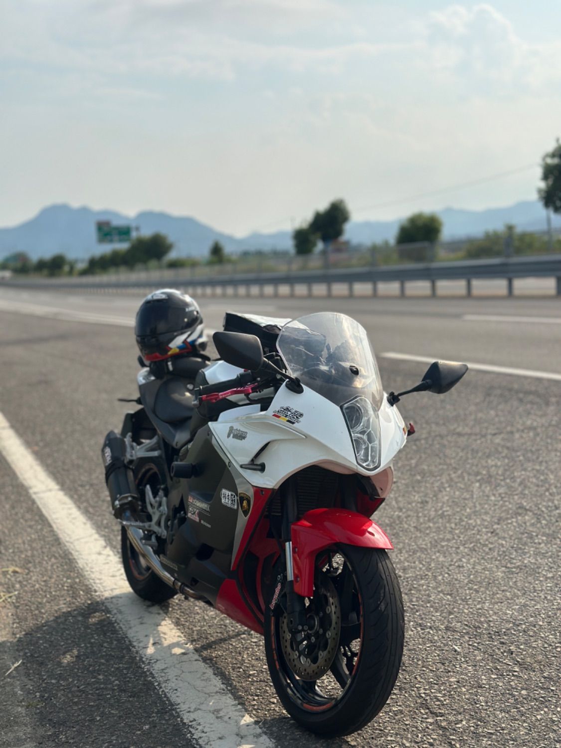 KR모터스 코멧 650 RC more