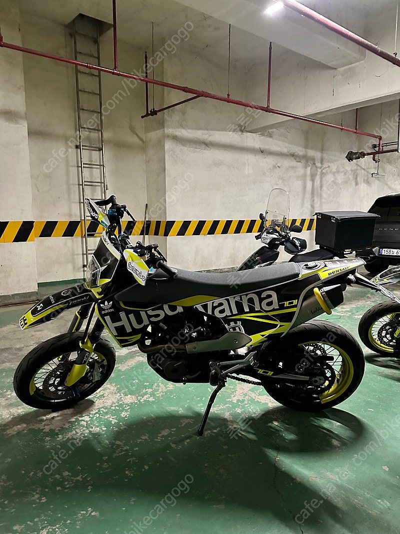 허스크바나 701 슈퍼모토 thumb 2