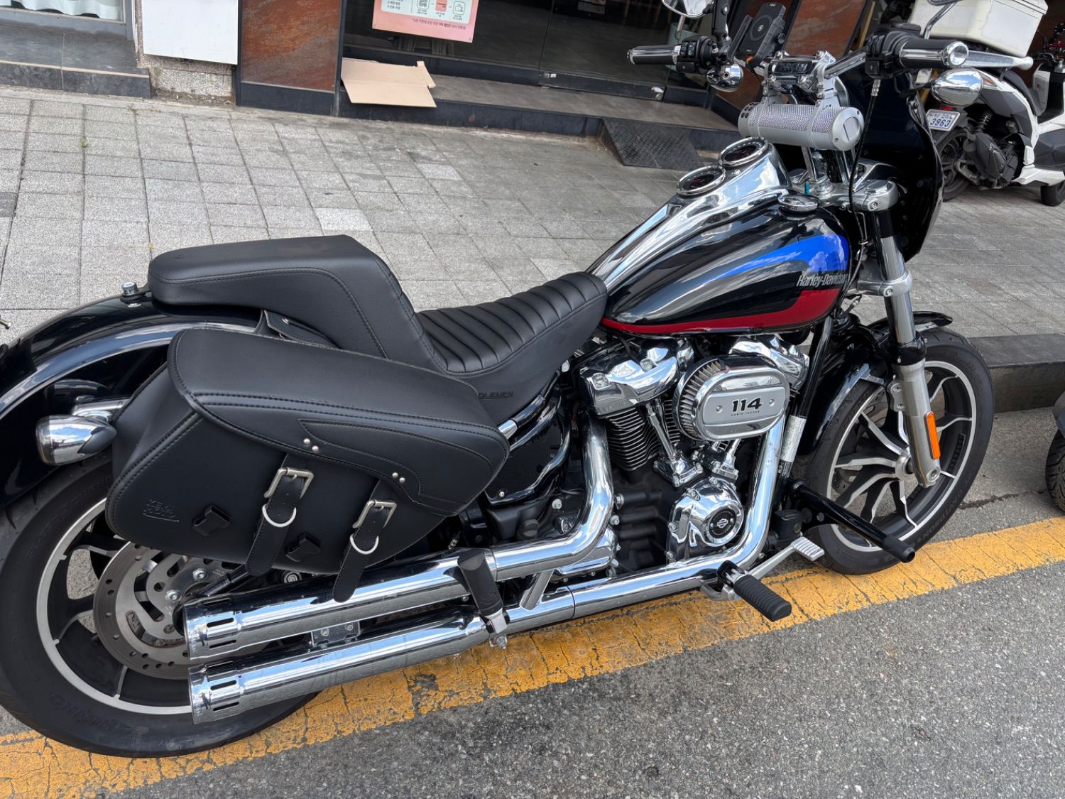 할리데이비슨 소프테일 로우라이더 2019 블랙 사진 5