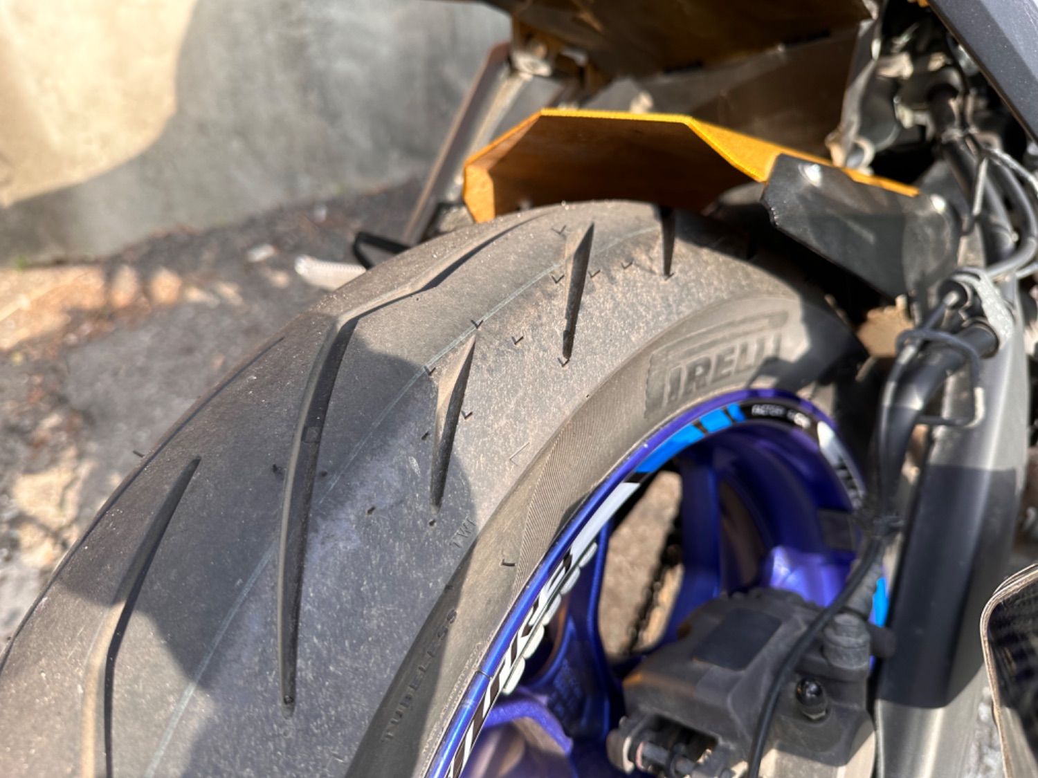 야마하 YZF R3 more