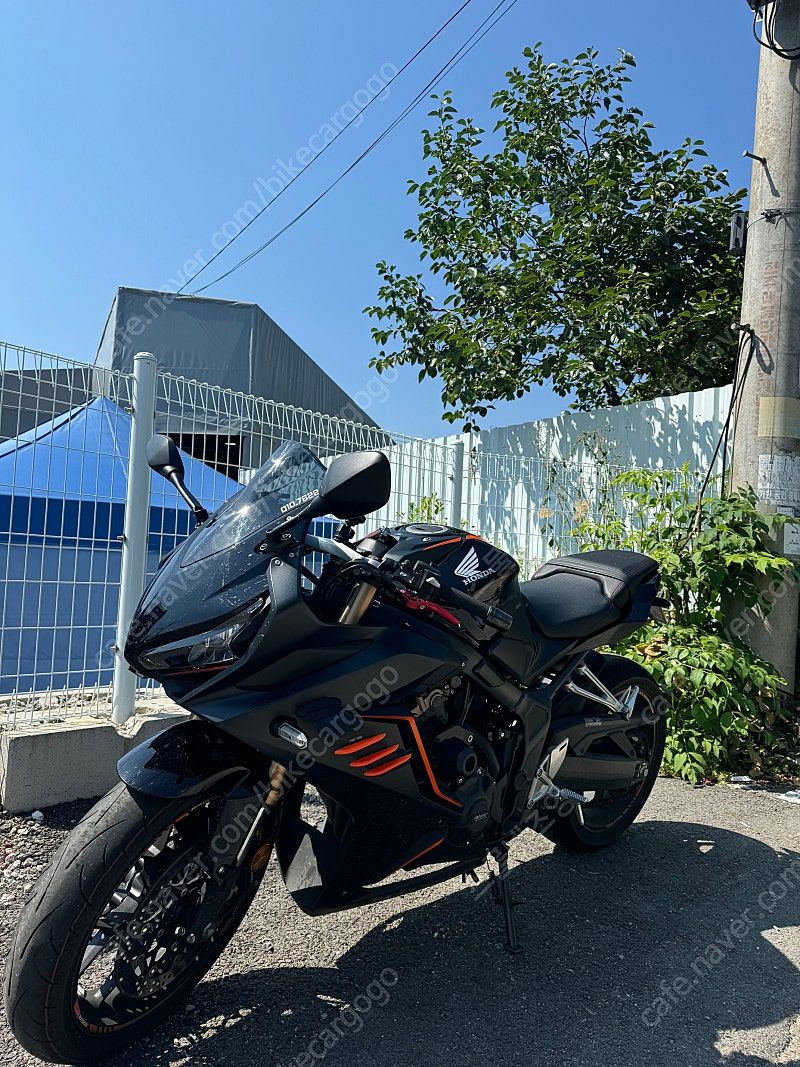 혼다 CBR 650 R MT thumb 2