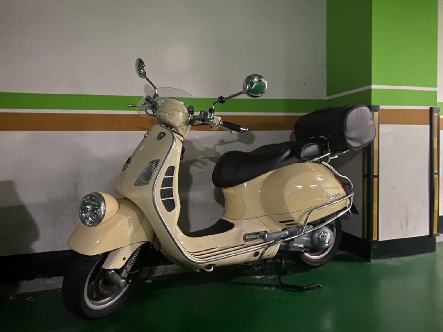 베스파 GTV 250 thumb 2