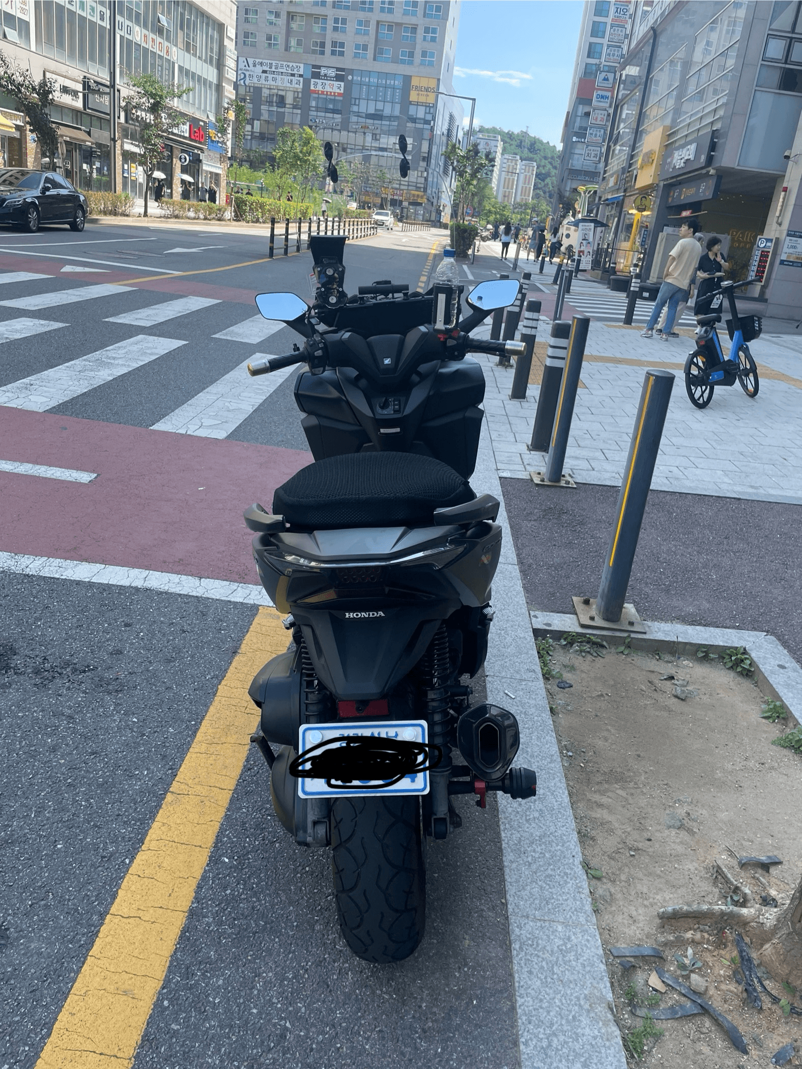 혼다 포르자 300 thumb 2