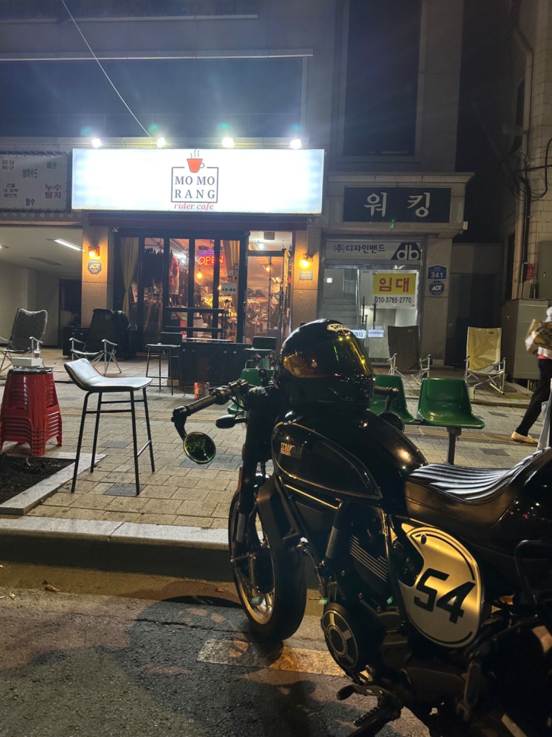 두카티 스크램블러 카페 레이서 thumb 2