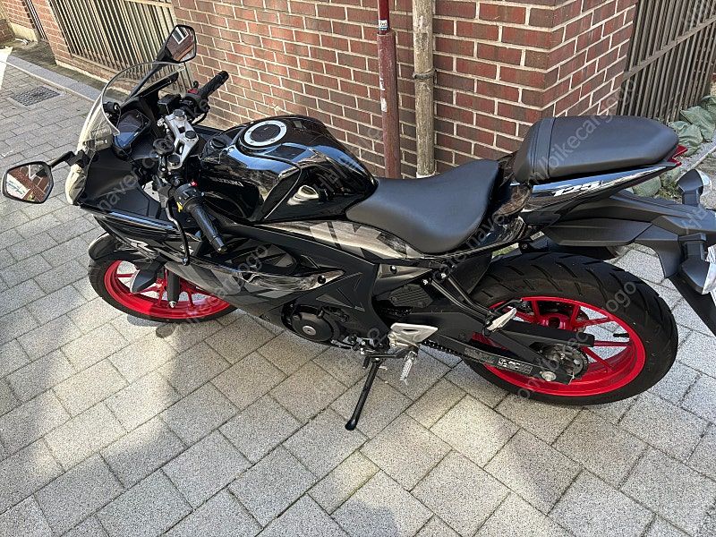 스즈키 GSX R 125 ABS main