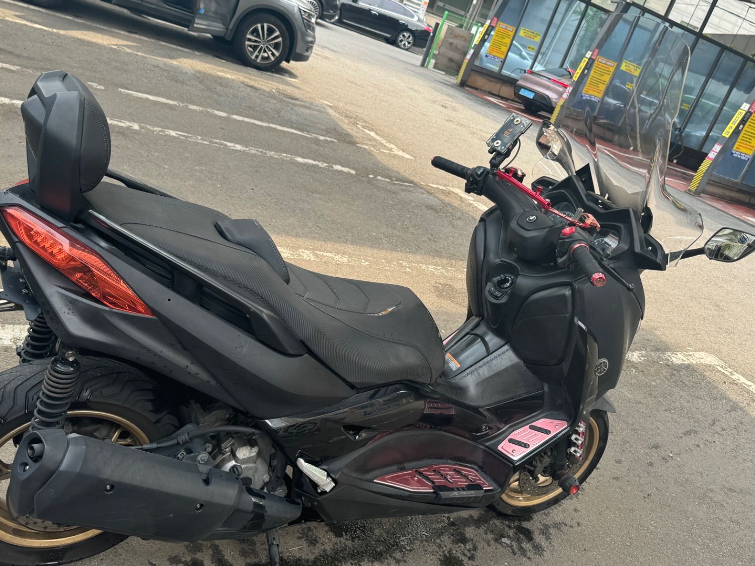 야마하 XMAX 300 ABS more