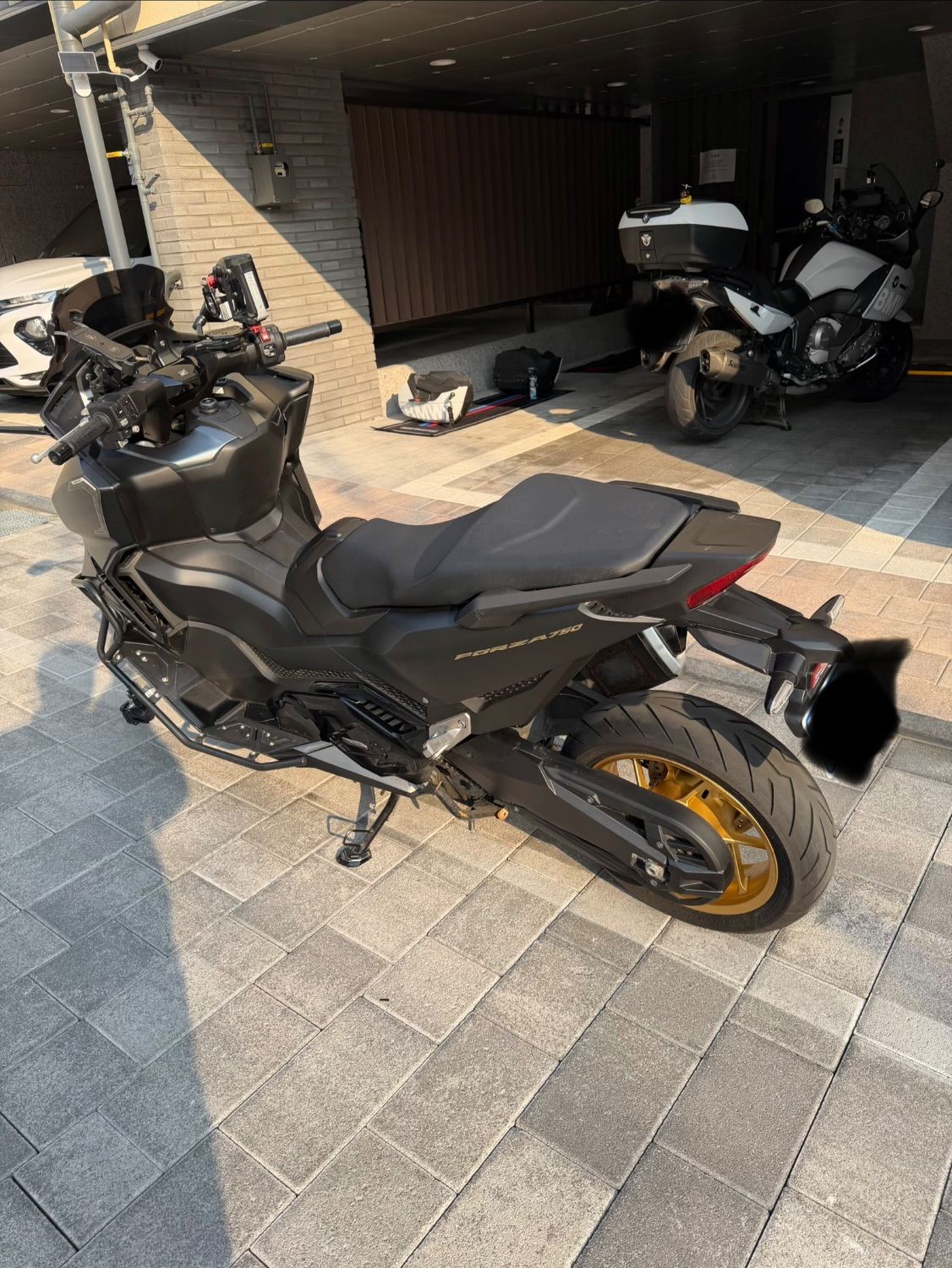 혼다 포르자 750 2024 블루 사진 3