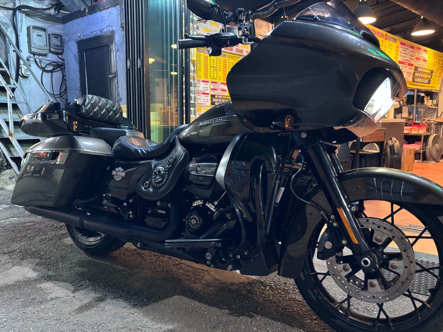 할리데이비슨 로드 글라이드 스페셜 more