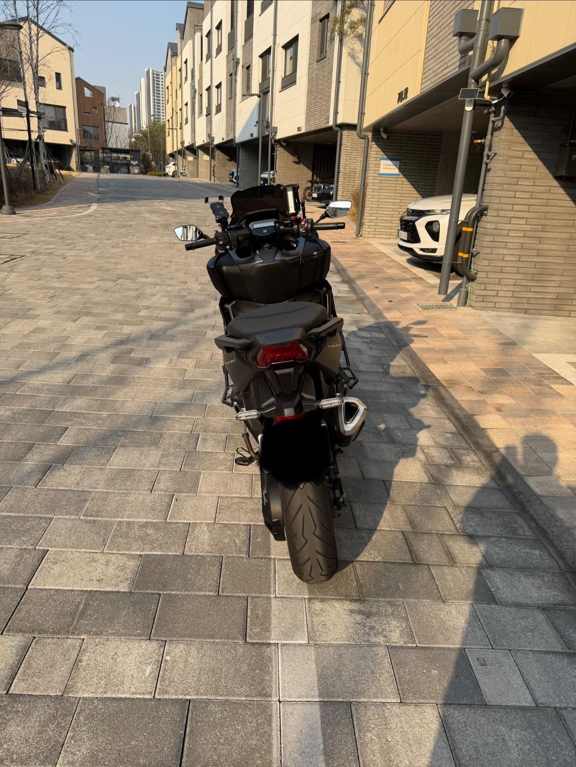 혼다 포르자 750 2024 블루 사진 4