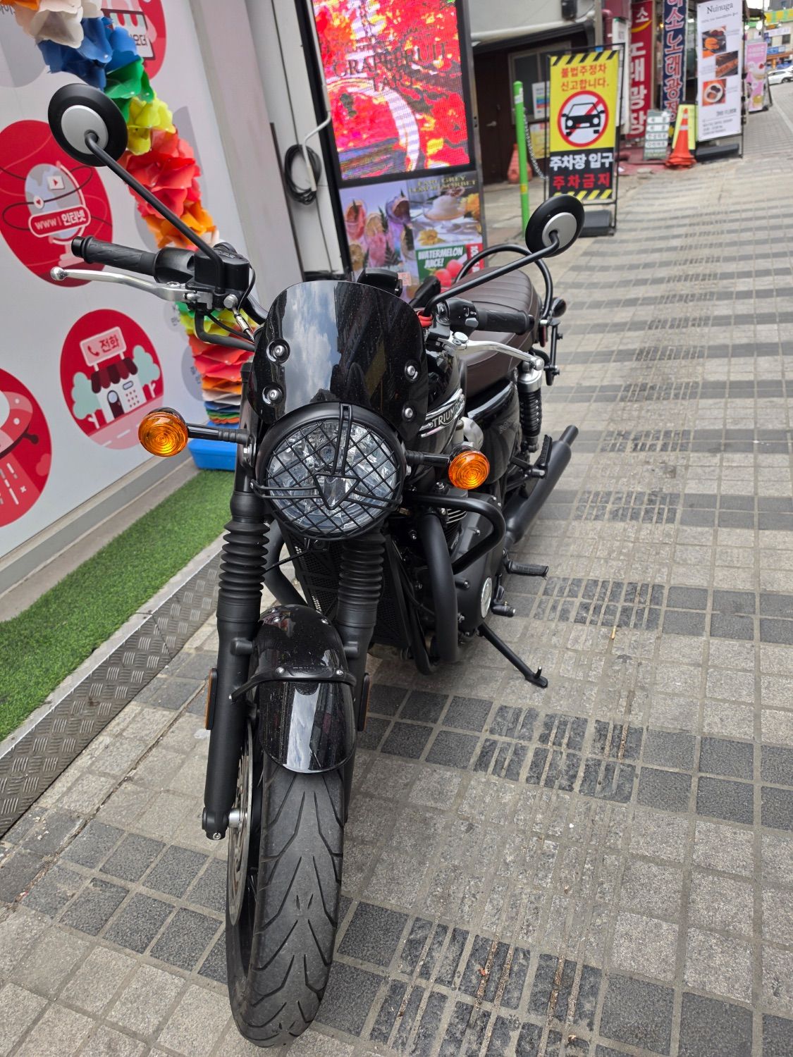 트라이엄프 본네빌 T120 블랙 2022 블랙 사진 3