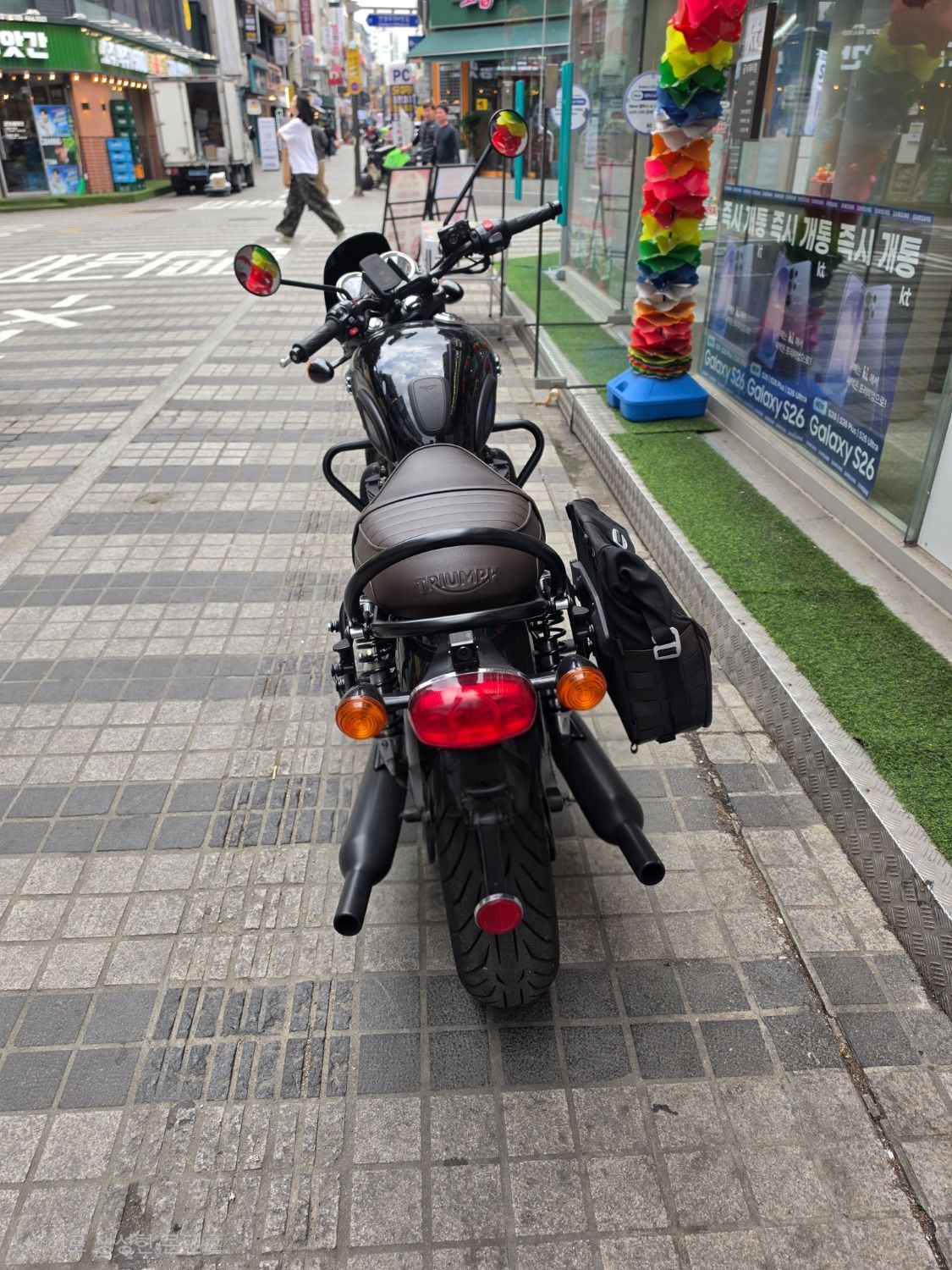트라이엄프 본네빌 T120 블랙 2022 블랙 사진 7