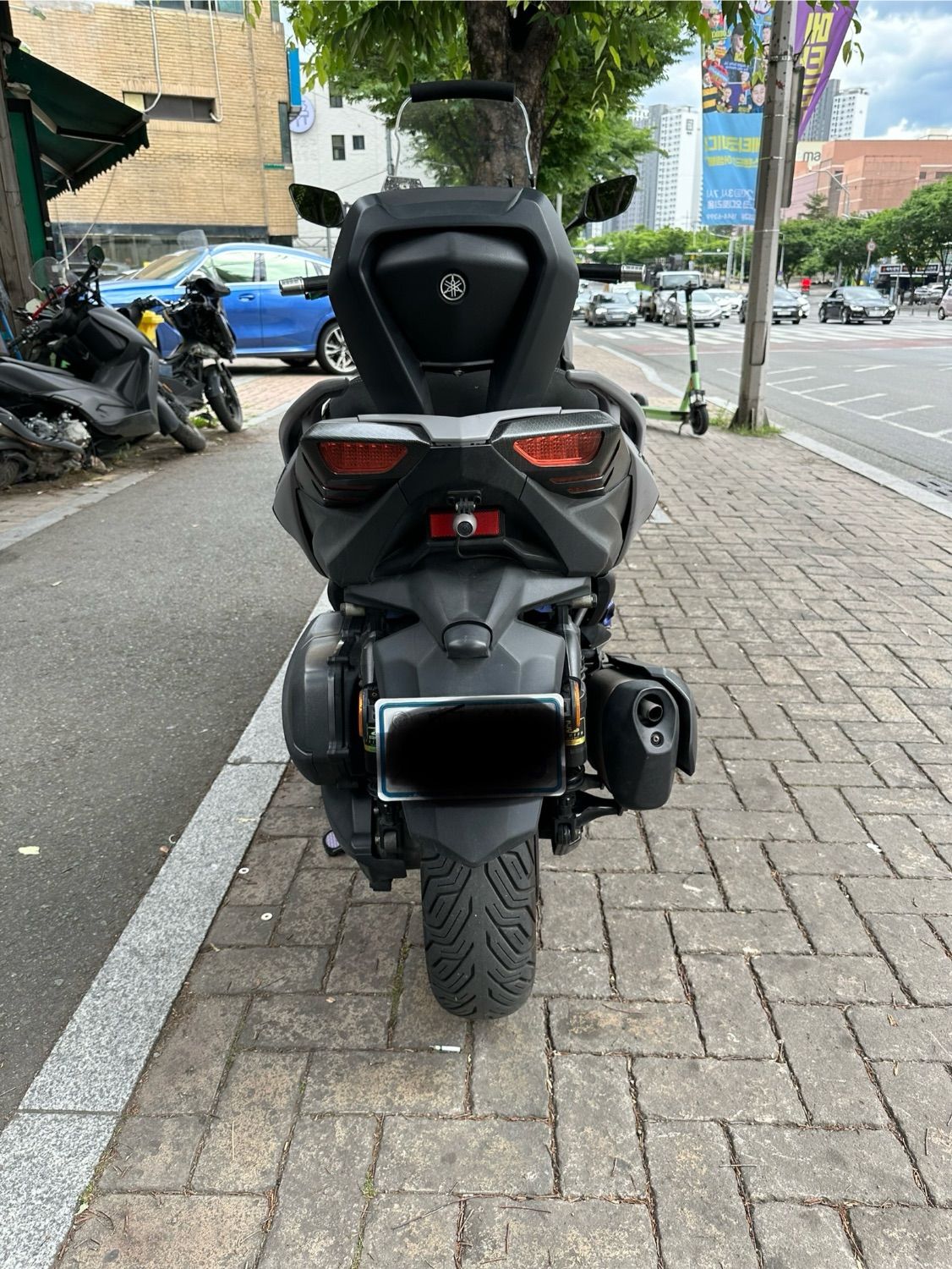 야마하 XMAX 300 ABS more