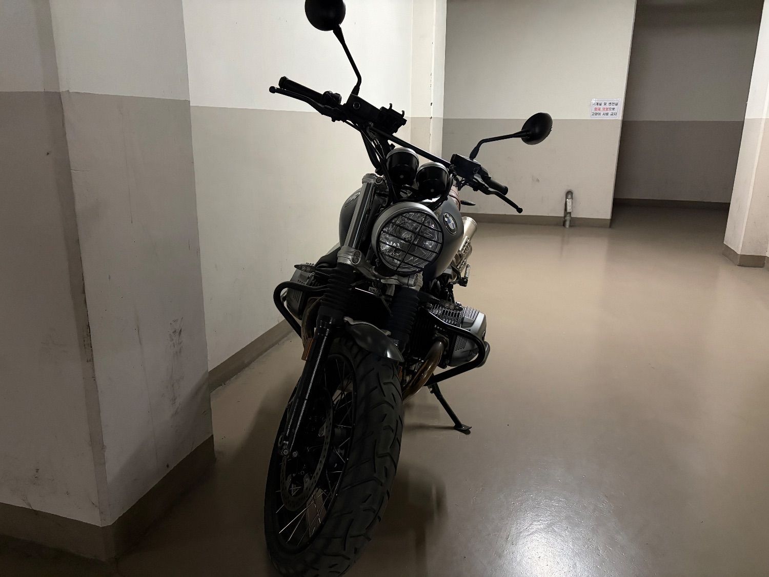 BMW R nine T 스크램블러 2020 블랙 사진 6