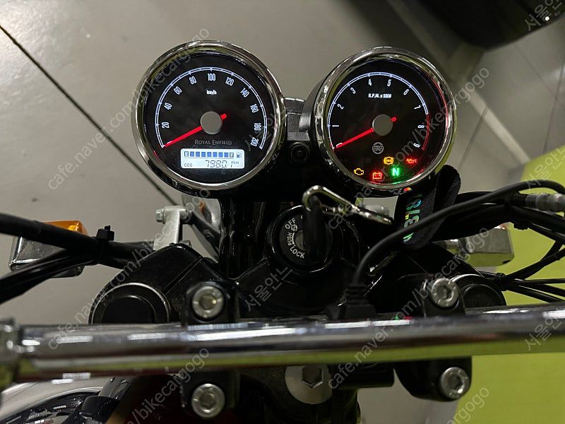 로얄엔필드 인터셉터 650 thumb 2