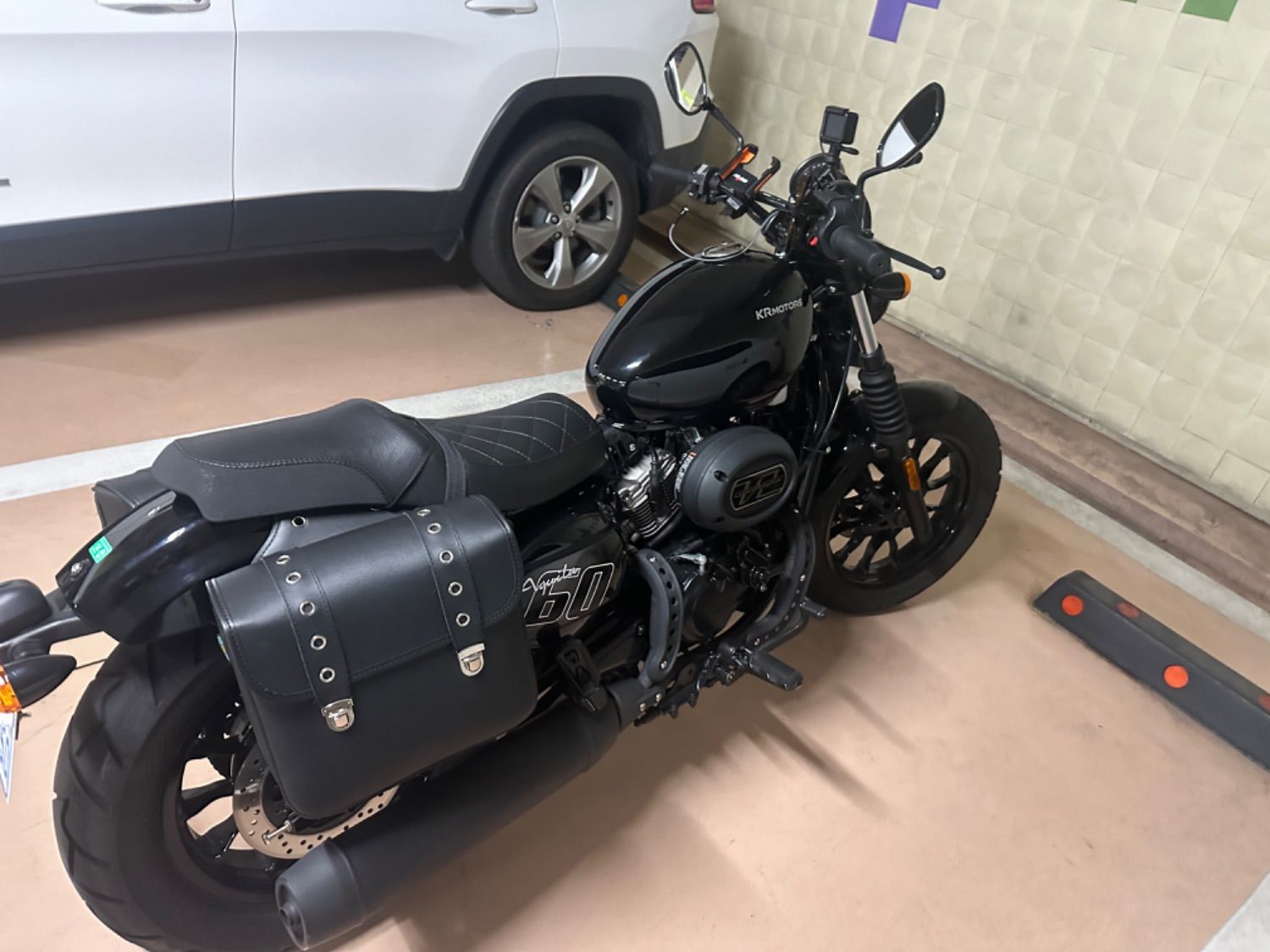 KR모터스 아퀼라 125 more