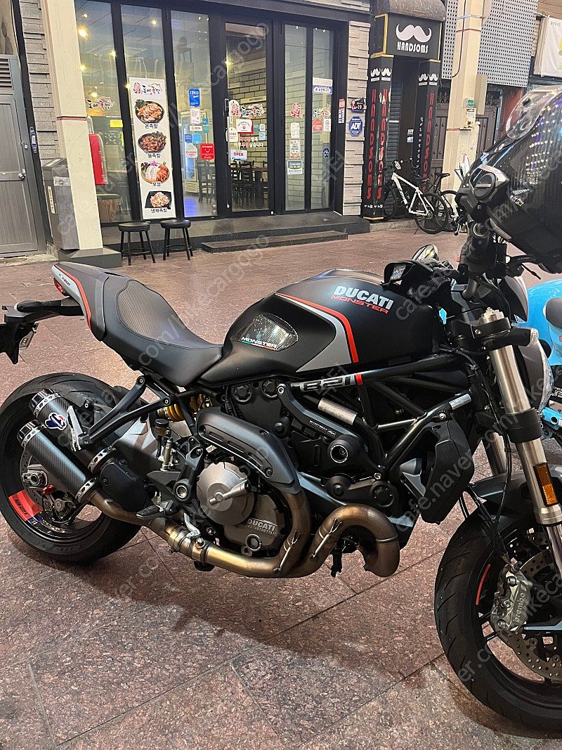 두카티 몬스터 821 스텔스 thumb 2