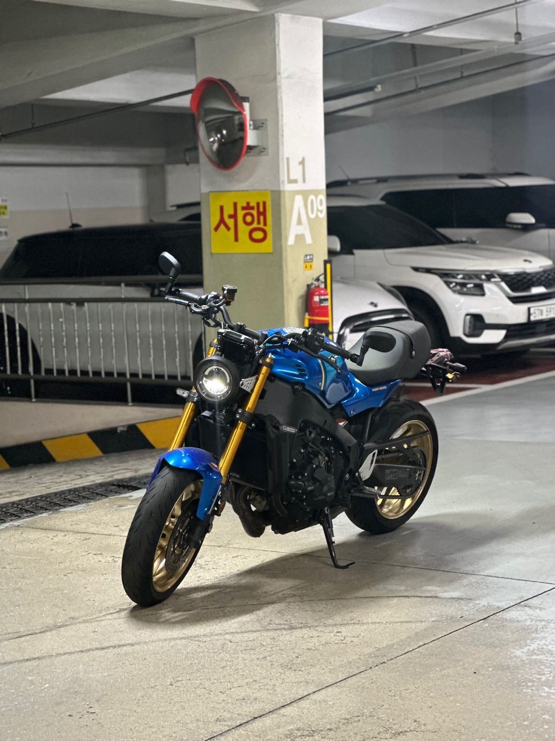 야마하 XSR 900 thumb 2