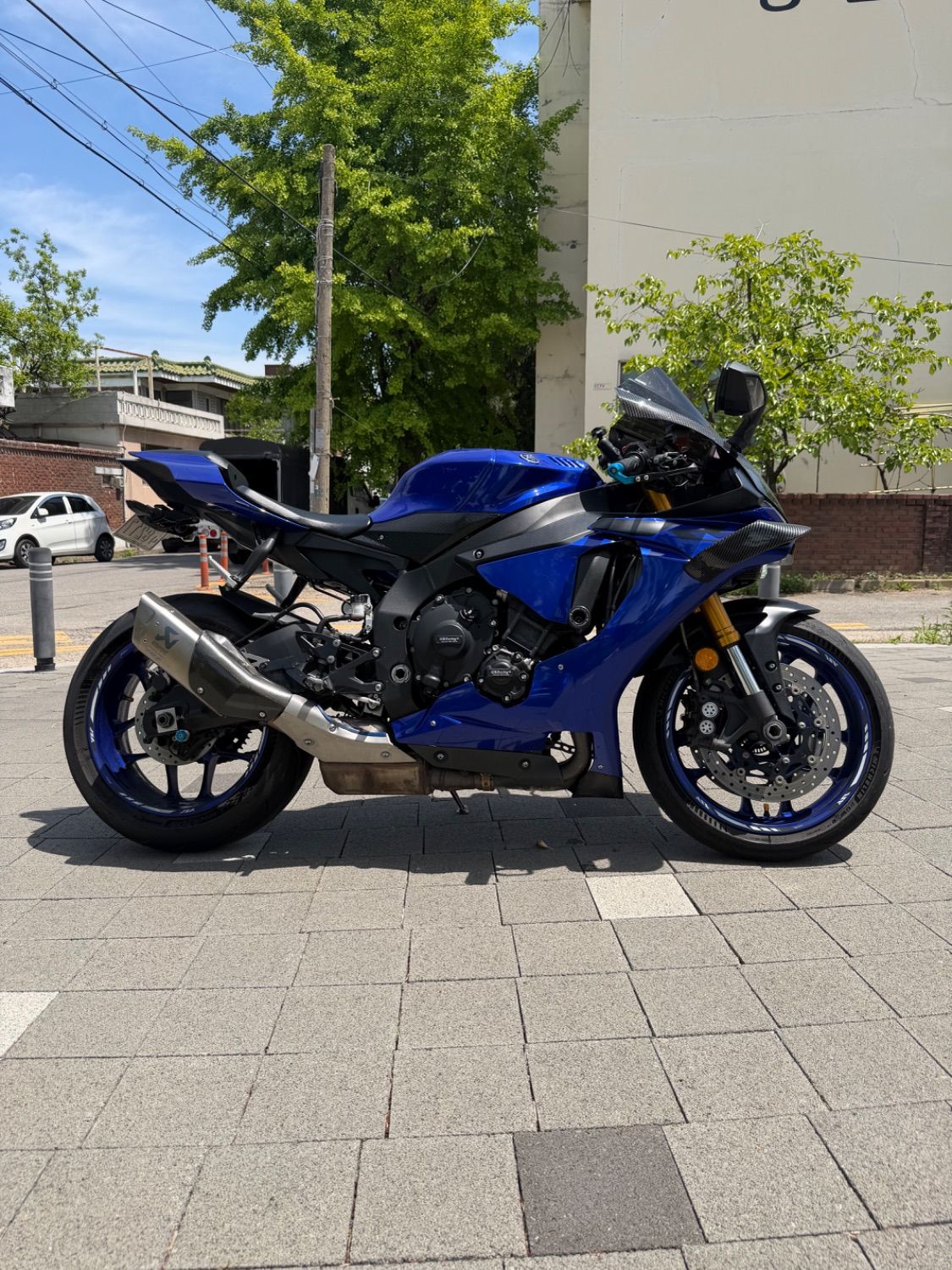 야마하 YZF R1 2018 블루 사진 2