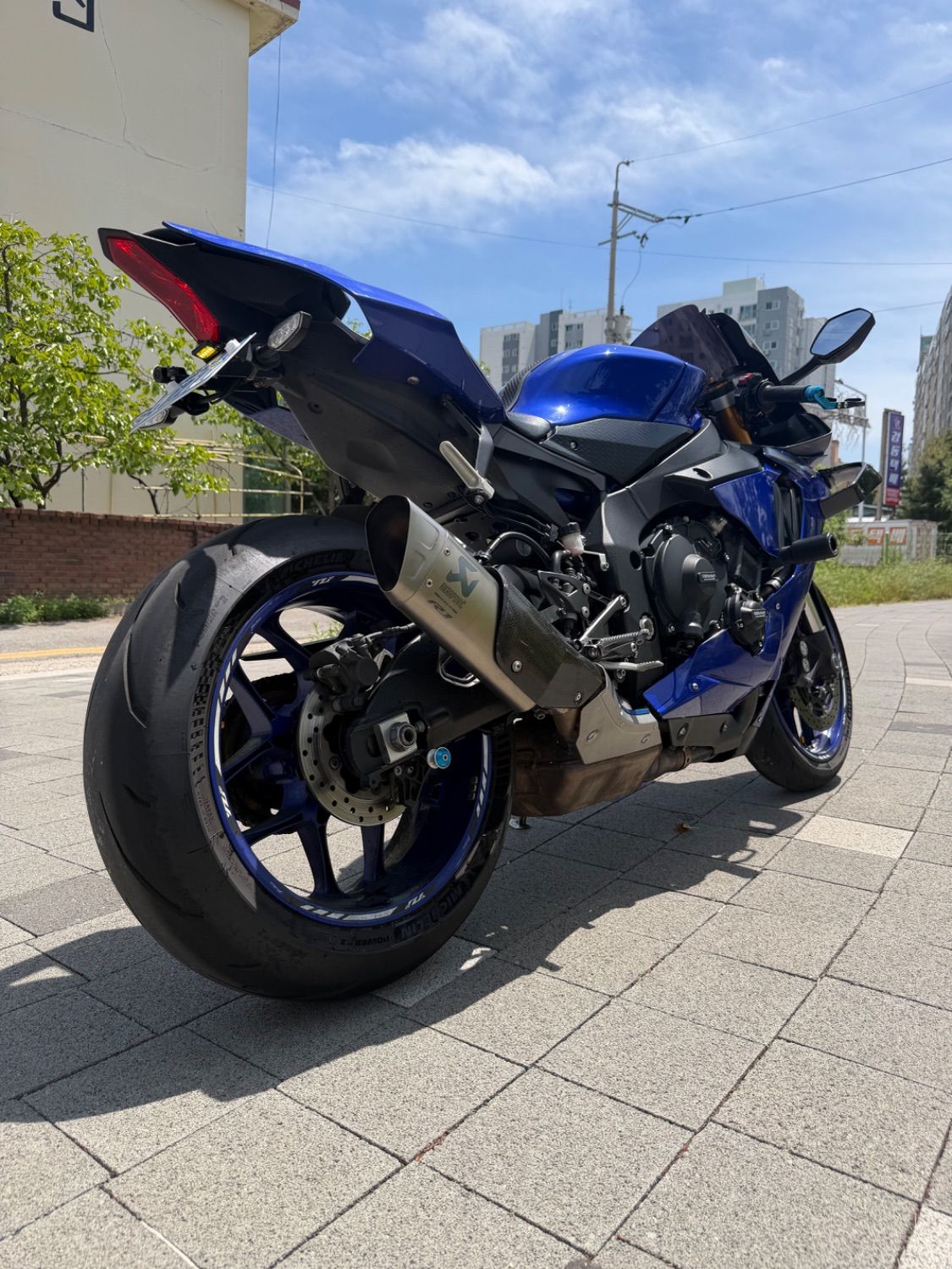 야마하 YZF R1 2018 블루 사진 3