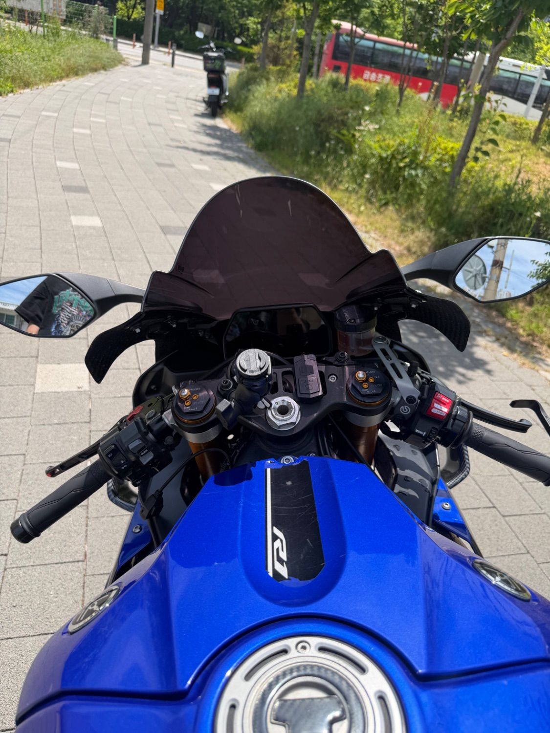 야마하 YZF R1 2018 블루 사진 8