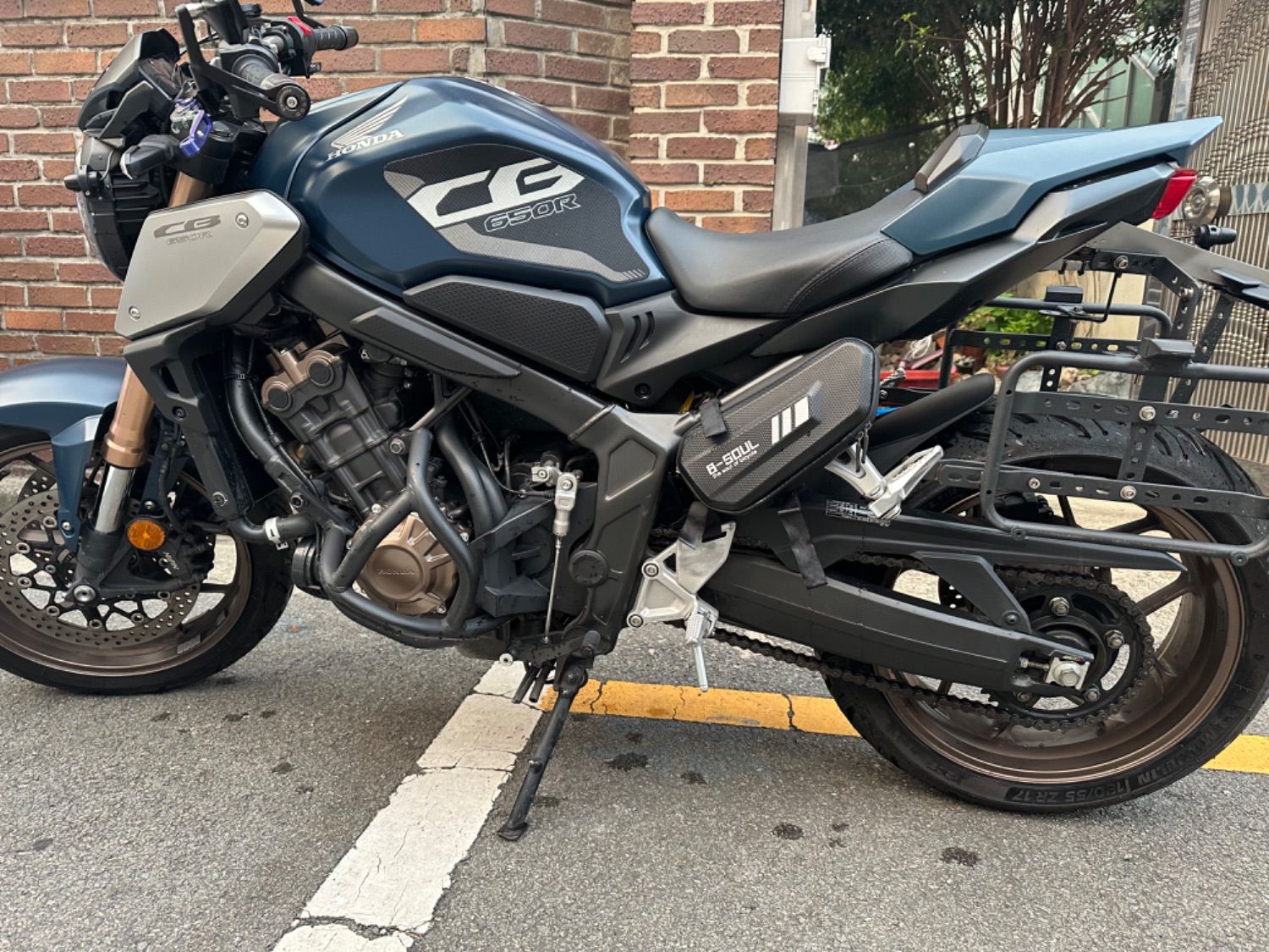 혼다 CB 650 R 2021 블랙 사진 8