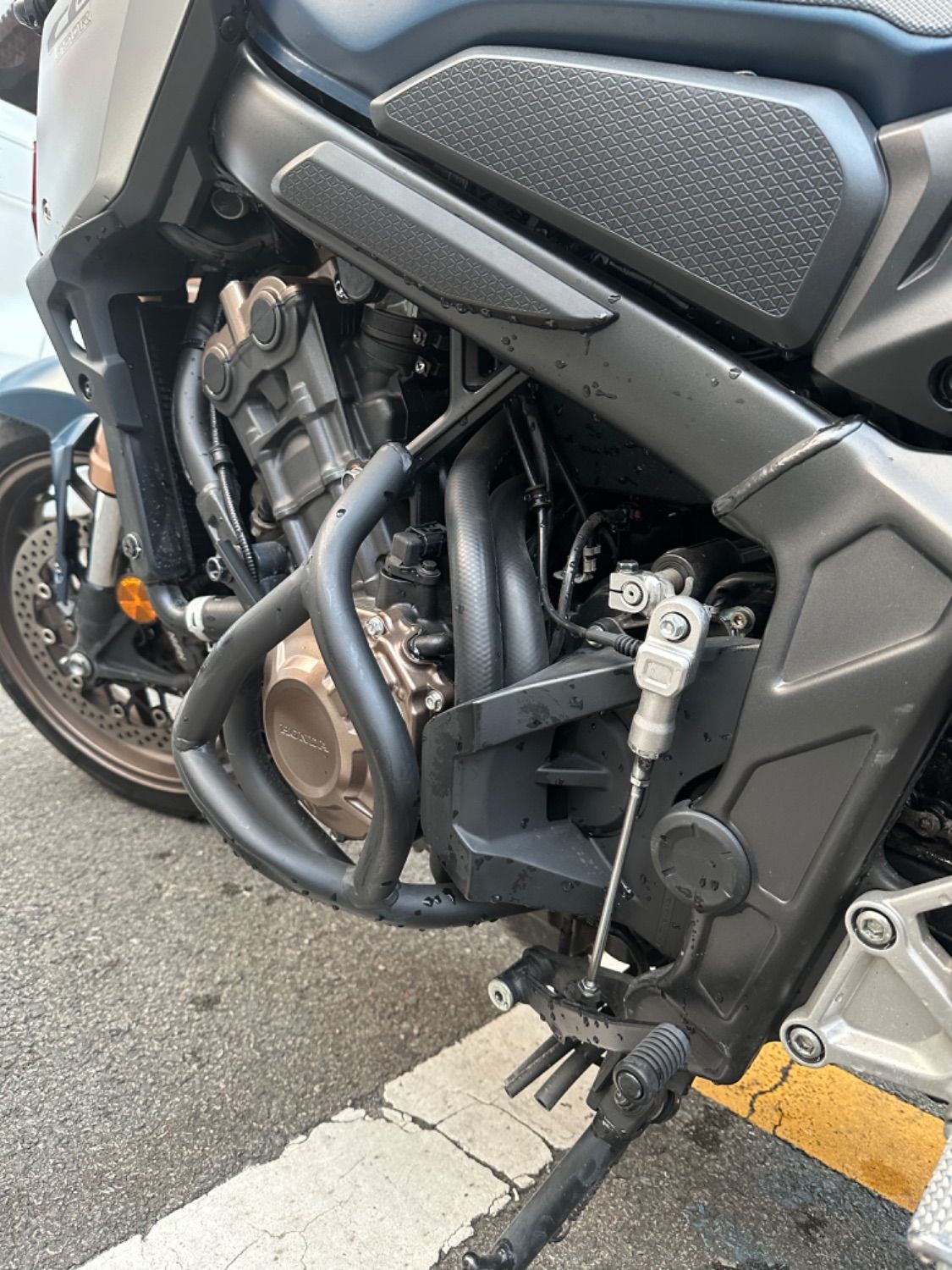 혼다 CB 650 R 2021 블랙 사진 4