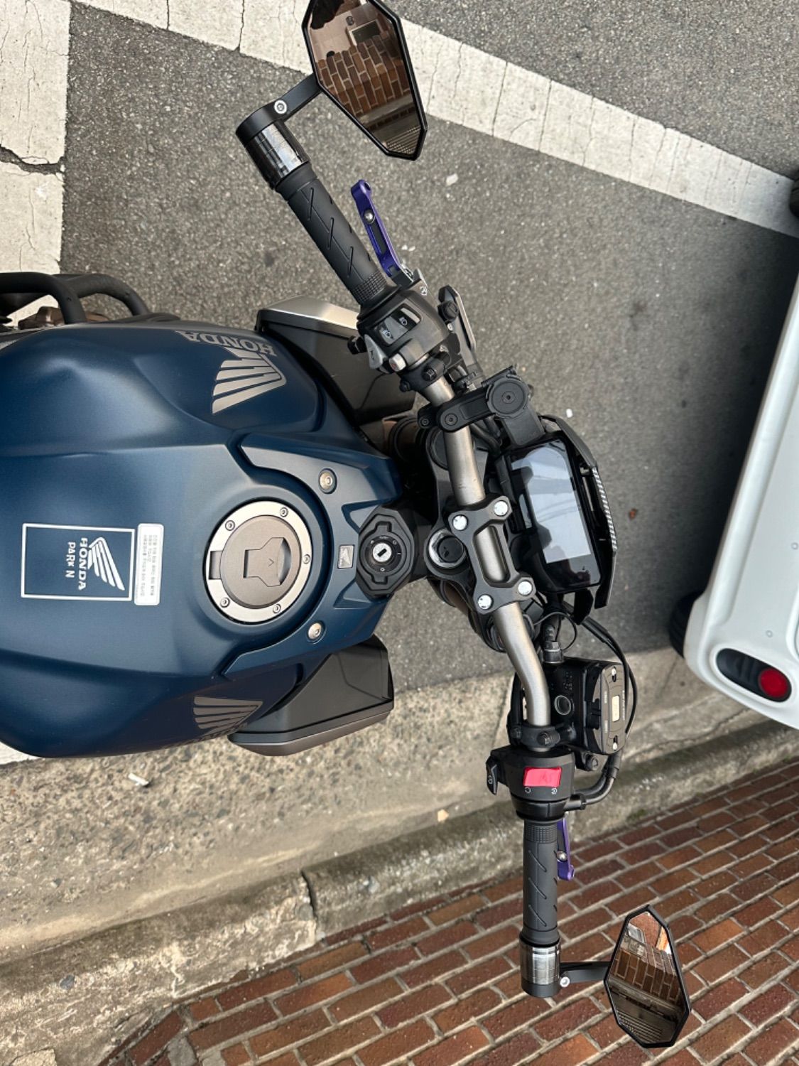 혼다 CB 650 R thumb 2