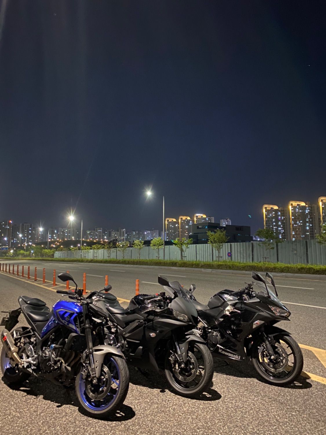 야마하 MT 03 thumb 2