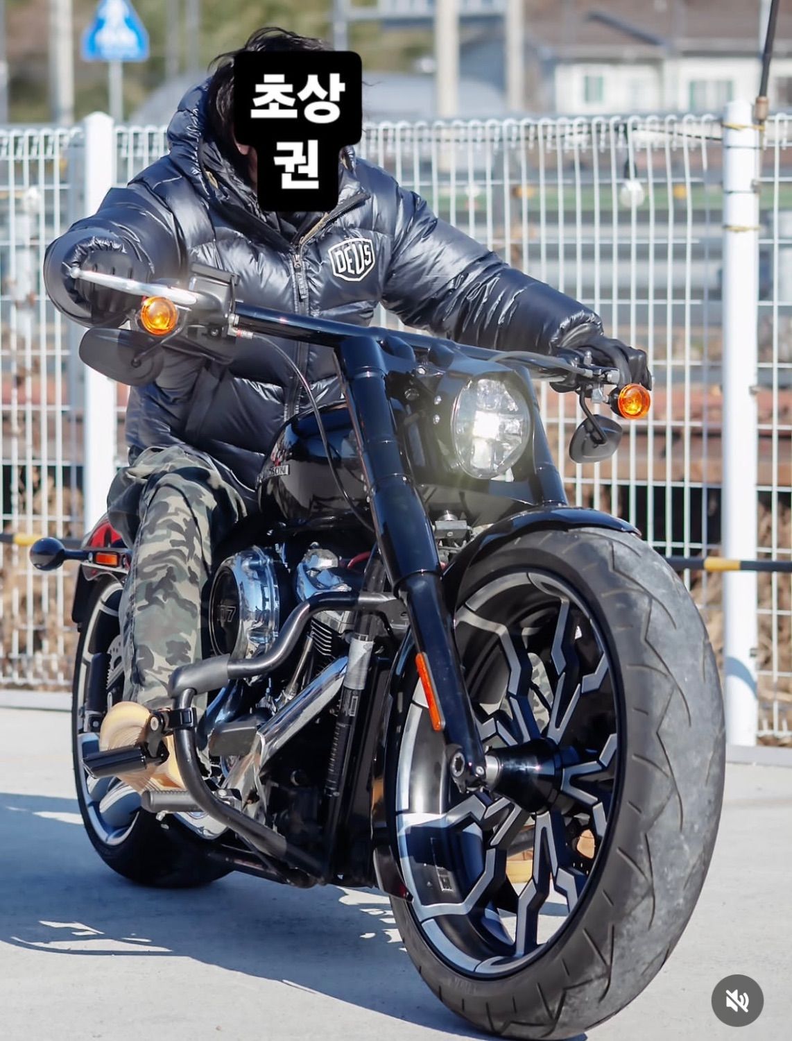 할리데이비슨 브레이크아웃 2018 블랙 사진 4
