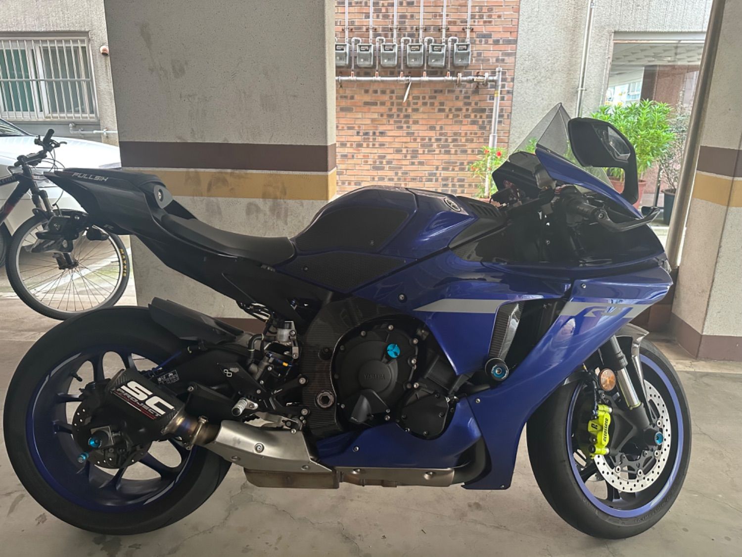 야마하 YZF R1 more