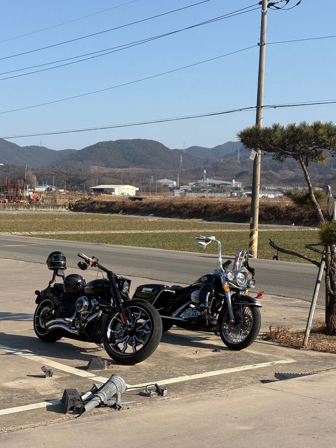 할리데이비슨 브레이크아웃 2018 블랙 사진 1