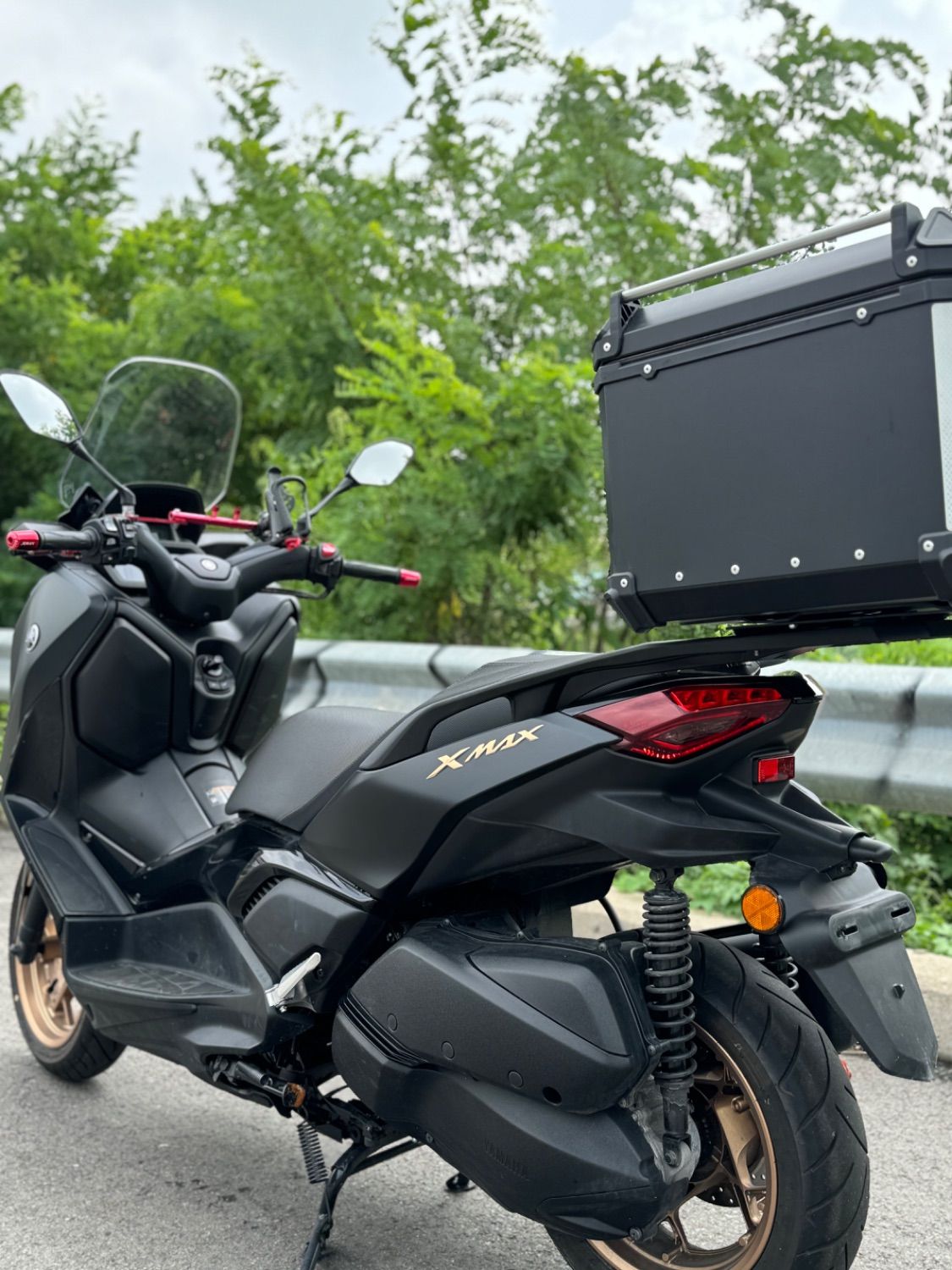 야마하 XMAX 300 ABS more