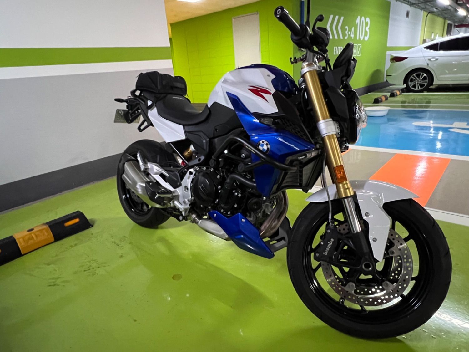BMW F 900 R 2023 화이트 사진 7