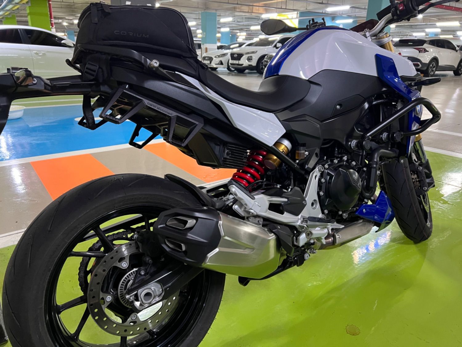 BMW F 900 R 2023 화이트 사진 8