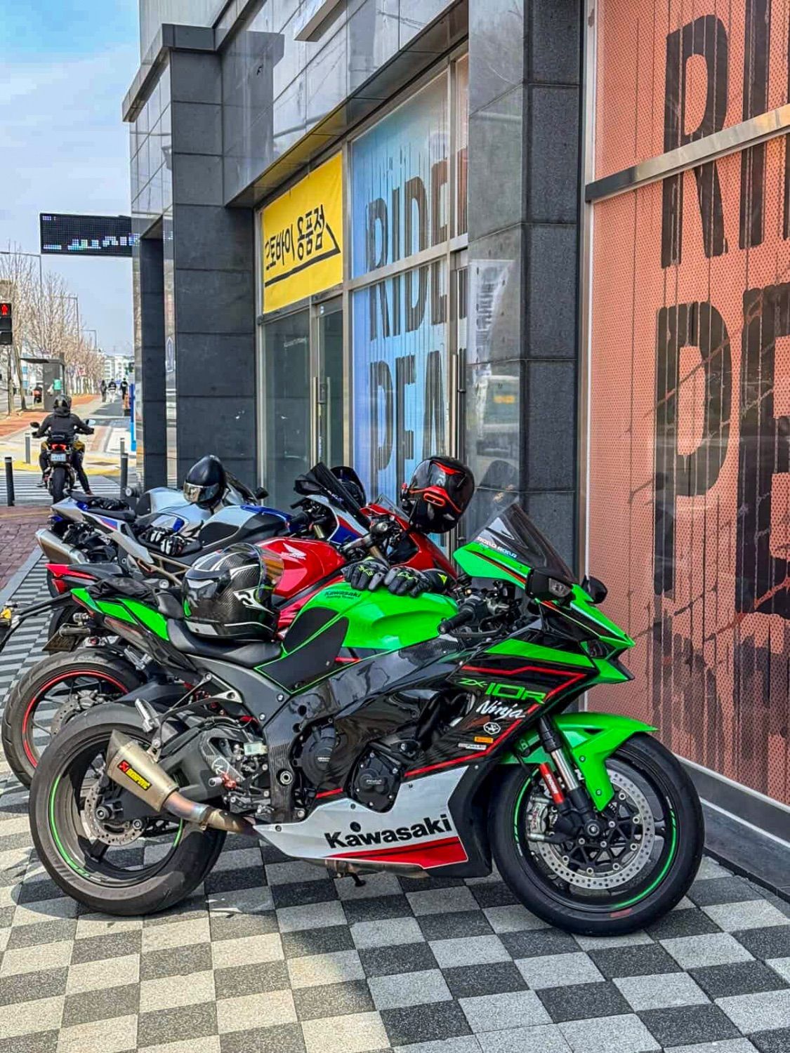 가와사키 닌자 ZX 10 R 2021 사진 3